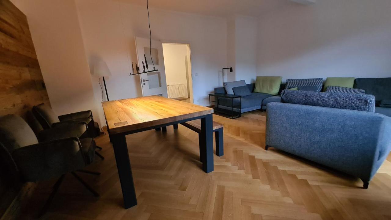 Bunter Hirsch Ferienwohnung Im Garmischer Zentrum Exterior photo